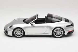 Porsche 911 992 Targa 4 GTS Silver Minichamps 1:18 WAP0211460RTRG Diecast - image 3 of 6