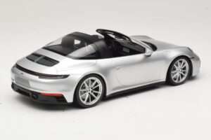 Porsche 911 992 Targa 4 GTS Silver Minichamps 1:18 WAP0211460RTRG Diecast - image 2 of 6