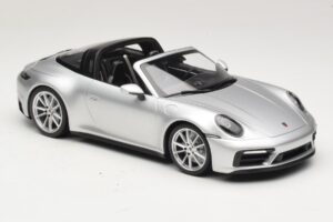 Porsche 911 992 Targa 4 GTS Silver Minichamps 1:18 WAP0211460RTRG Diecast - image 4 of 6