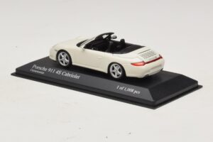 Porsche 911 997 Carrera 4S Cabriolet White Minichamps 1:43 400066431 Diecast - image 3 of 4