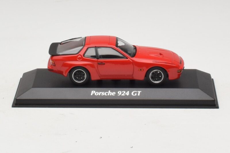 Porsche 924 GT Red Maxichamps 1:43 Porsche 924 GT Red Maxichamps 1:43 940066120 Diecast