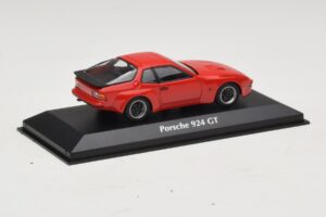 Porsche 924 GT Red Maxichamps 1:43 940066120 Diecast - image 2 of 4