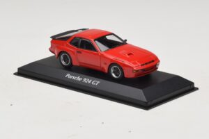 Porsche 924 GT Red Maxichamps 1:43 940066120 Diecast - image 3 of 4