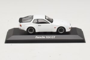 Porsche 924 GT White Maxichamps 1:43 940066121 Diecast