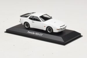 Porsche 924 GT White Maxichamps 1:43 940066121 Diecast - image 3 of 4