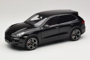 Porsche Cayenne Turbo S 92A Black Metallic Minichamps 1:18 110062100 Diecast