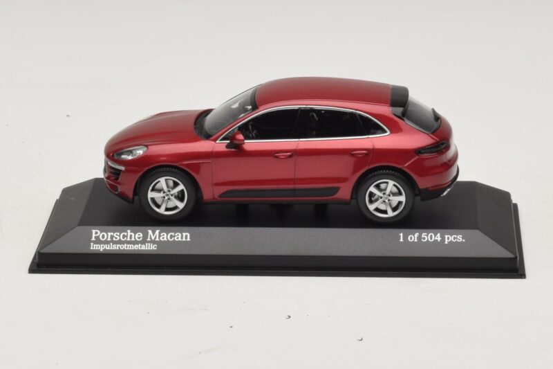 Porsche Macan 95B Red Metallic Minichamps 1:43 410062600 Diecast