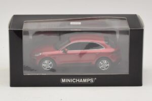 Porsche Macan 95B Red Metallic Minichamps 1:43 410062600 Diecast - image 4 of 4