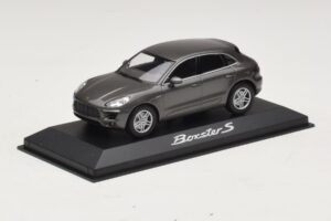 Porsche Macan S Diesel 95B Bronze Metallic Minichamps 1:43 WAP0201510E Diecast - image 2 of 4