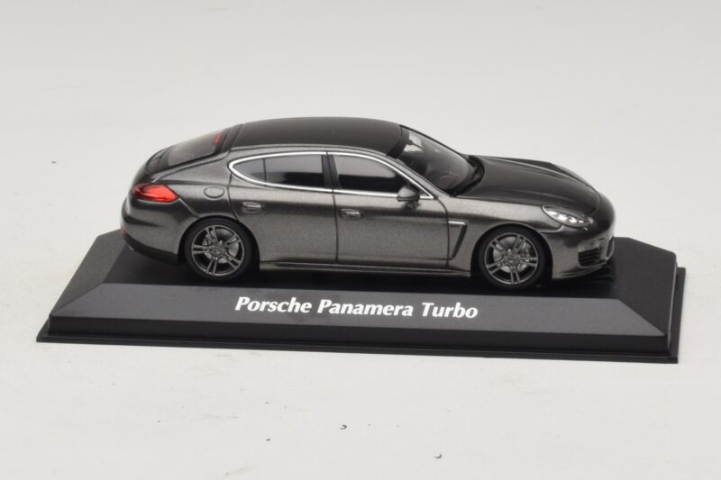 Porsche Panamera 970 Turbo Grey Metallic Maxichamps 1:43 940062371 Diecast