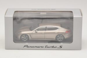 Porsche Panamera 970 Turbo S Bronze Metallic Minichamps 1:43 WAP0200600E Diecast - image 4 of 4