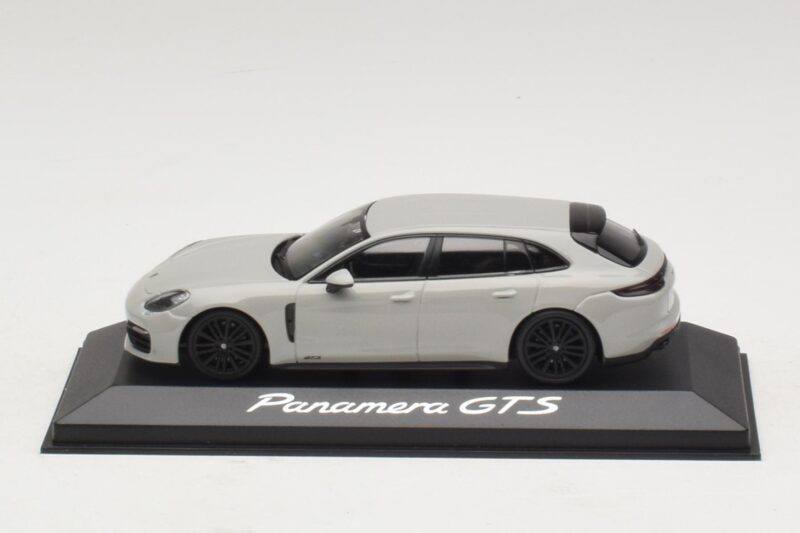 Porsche Panamera GTS 971 Chalk Grey Minichamps 1:43 Porsche Panamera GTS 971 Chalk Grey Minichamps 1:43 WAP0207640J Diecast
