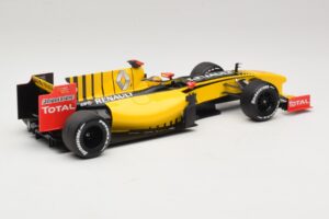Renault R30 Showcar #11 R. Kubica F1 2010 Minichamps 1:18 150100081 Diecast - image 2 of 6