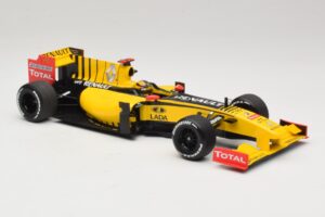 Renault R30 Showcar #11 R. Kubica F1 2010 Minichamps 1:18 150100081 Diecast - image 4 of 6