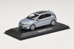 Vauxhall Astra H Sedan Light Blue Metallic Minichamps 1:43 ASTRA007 Diecast - image 2 of 4