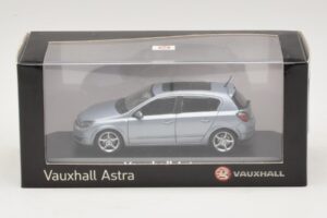 Vauxhall Astra H Sedan Light Blue Metallic Minichamps 1:43 ASTRA007 Diecast - image 4 of 4