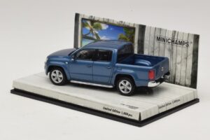 Volkswagen Amarok Blue Metallic Minichamps 1:43 436058362 Diecast - image 3 of 5