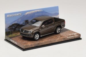 Volkswagen Amarok Brown Metallic Minichamps 1:43 436058361 Diecast - image 2 of 5