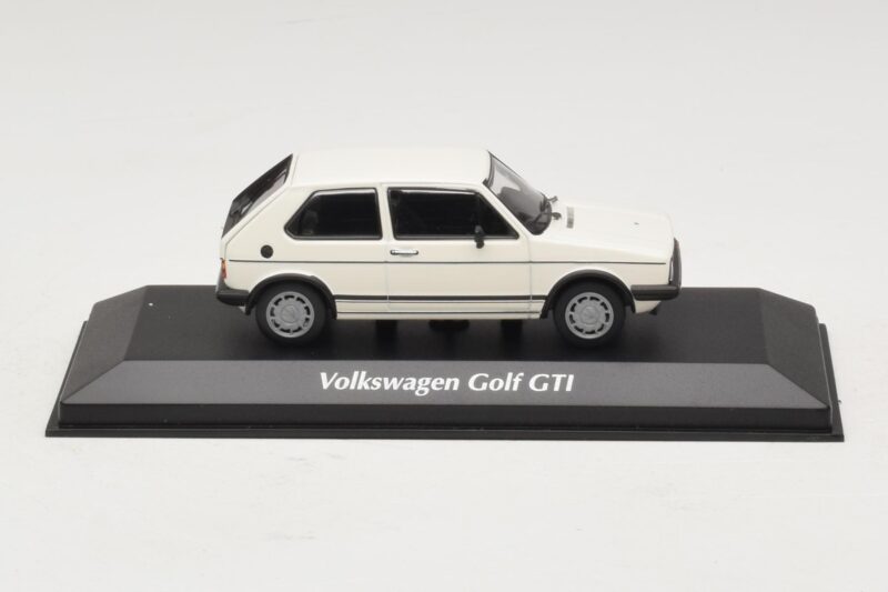 Volkswagen Golf GTI Mk1 White Maxichamps 1:43 Volkswagen Golf GTI Mk1 White Maxichamps 1:43 940055171 Diecast