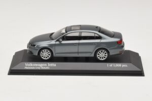 Volkswagen Jetta Mk6 Grey Metallic Minichamps 1:43 400059000 Diecast