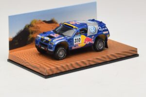 Volkswagen Race Touareg Red Bull #310 Dealer Edition 2005 Minichamps 1:43 7LO099400PD310 Diecast - image 2 of 5