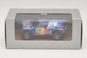Volkswagen Race Touareg Red Bull #310 Dealer Edition 2005 Minichamps 1:43 7LO099400PD310 Diecast - image 5 of 5