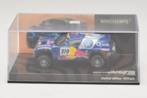Volkswagen Race Touareg Red Bull #310 J. Kleinschmidt / F. Pons Dakar Rally 2005 Minichamps 1:43 436055310 Diecast - image 4 of 5