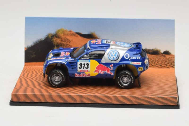 Volkswagen Race Touareg Red Bull #313 Dealer Edition 2005 Minichamps 1:43 Volkswagen Race Touareg Red Bull #313 Dealer Edition 2005 Minichamps 1:43 7LO099400PD313 Diecast