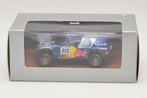 Volkswagen Race Touareg Red Bull #313 Dealer Edition 2005 Minichamps 1:43 7LO099400PD313 Diecast - image 4 of 5