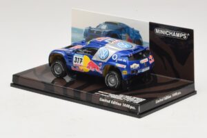 Volkswagen Race Touareg Red Bull #317 Gordon / von Zitzewitz Dakar Rally 2005 Minichamps 1:43 436055317 Diecast - image 3 of 5