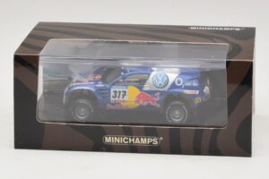 Volkswagen Race Touareg Red Bull #317 Gordon / von Zitzewitz Dakar Rally 2005 Minichamps 1:43 436055317 Diecast - image 5 of 5