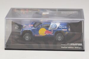 Volkswagen Race Touareg Red Bull Presentation Essen Motor Show 2004 Minichamps 1:43 436045300 Diecast - image 4 of 5