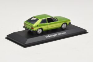 Volkswagen Scirocco Mk1 Green Metallic Maxichamps 1:43 940050420 Diecast - image 2 of 4