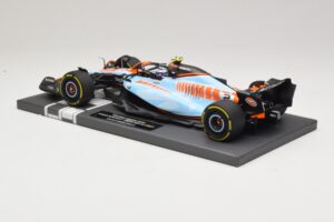 Williams Racing FW45 #2 L. Sargeant Singapore GP 2023 Minichamps 1:18 117231602 Diecast - image 5 of 7