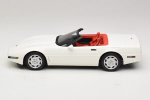 Chevrolet Corvette C4 Convertible Arctic White GT Spirit 1:18 GT580 Resin - image 3 of 6