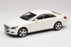 Mercedes CLS C218 Coupe Brilliant White Metallic Norev 1:18 Mercedes CLS C218 Coupe Brilliant White Metallic Norev 1:18 183943 Diecast