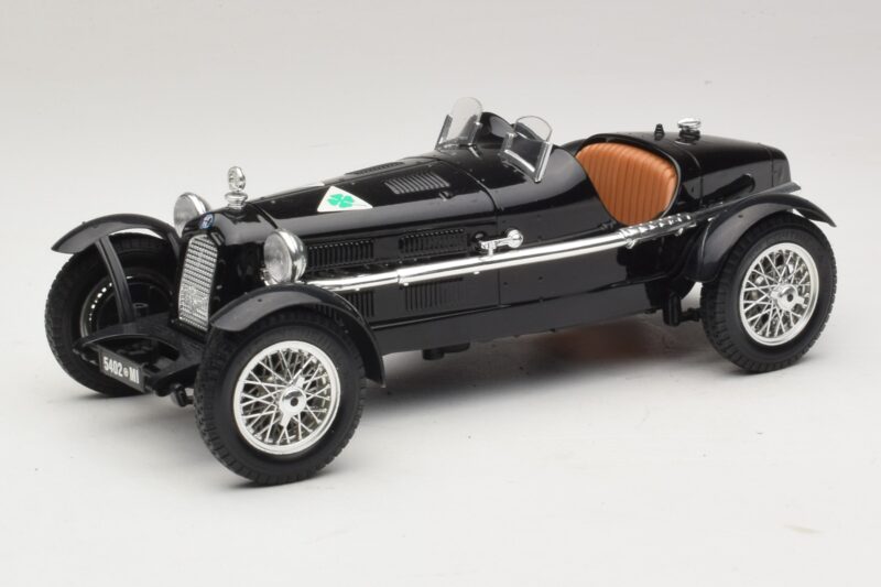 Alfa Romeo 8C Monza Black Bburago 1:18 3014-P1 Diecast
