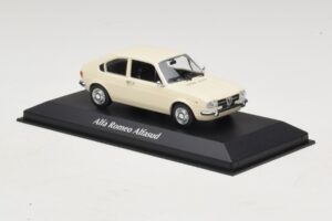 Alfa Romeo Alfasud White Maxichamps 1:43 940120101 Diecast - image 3 of 5