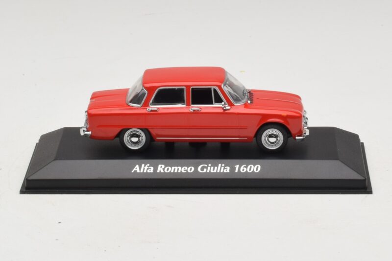 Alfa Romeo Giulia 1600 Red Maxichamps 1:43 Alfa Romeo Giulia 1600 Red Maxichamps 1:43 940120901 Diecast