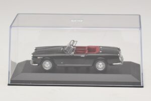 Alfa Romeo Giulia Spider Black Minichamps 1:43 400120730 Diecast - image 4 of 5