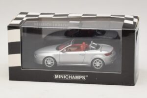 Alfa Romeo Giulia Spider Silver Minichamps 1:43 400120731 Diecast - image 5 of 5