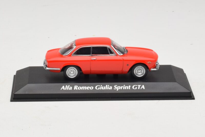 Alfa Romeo Giulia Sprint GTA Red Maxichamps 1:43 Alfa Romeo Giulia Sprint GTA Red Maxichamps 1:43 940120440 Diecast
