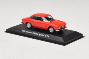 Alfa Romeo Giulia Sprint GTA Red Maxichamps 1:43 940120440 Diecast - image 3 of 5