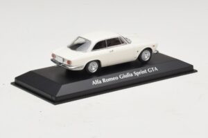 Alfa Romeo Giulia Sprint GTA White Maxichamps 1:43 940120441 Diecast - image 2 of 5