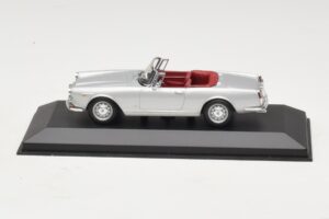 Alfa Romeo Spider 916 3.2 V6 24V Silver Minichamps 1:43 400120330 Diecast
