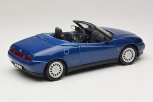 Alfa Romeo Spider 916 Blue Maisto 1:18 31831 Diecast - image 3 of 8