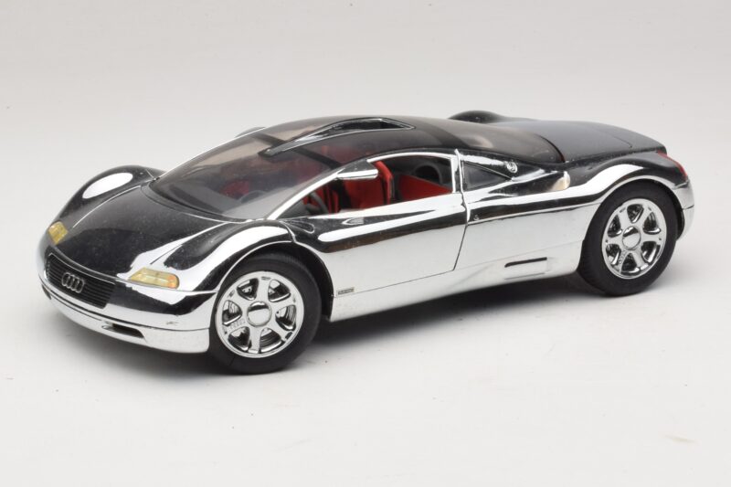 Audi Avus Quattro Chrome Silver Revell 1:18 08830 Diecast