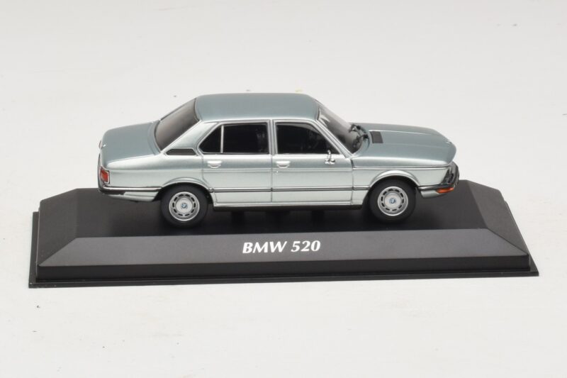 BMW 520 E12 Light Blue Metallic Maxichamps 1:43 BMW 520 E12 Light Blue Metallic Maxichamps 1:43 940023002 Diecast