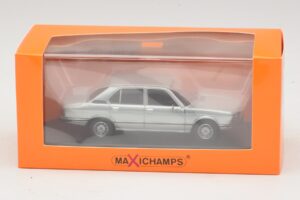 BMW 520 E12 Light Blue Metallic Maxichamps 1:43 940023002 Diecast - image 5 of 5