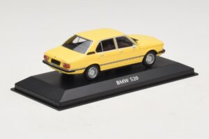 BMW 520 E12 Yellow Maxichamps 1:43 940023001 Diecast - image 2 of 5